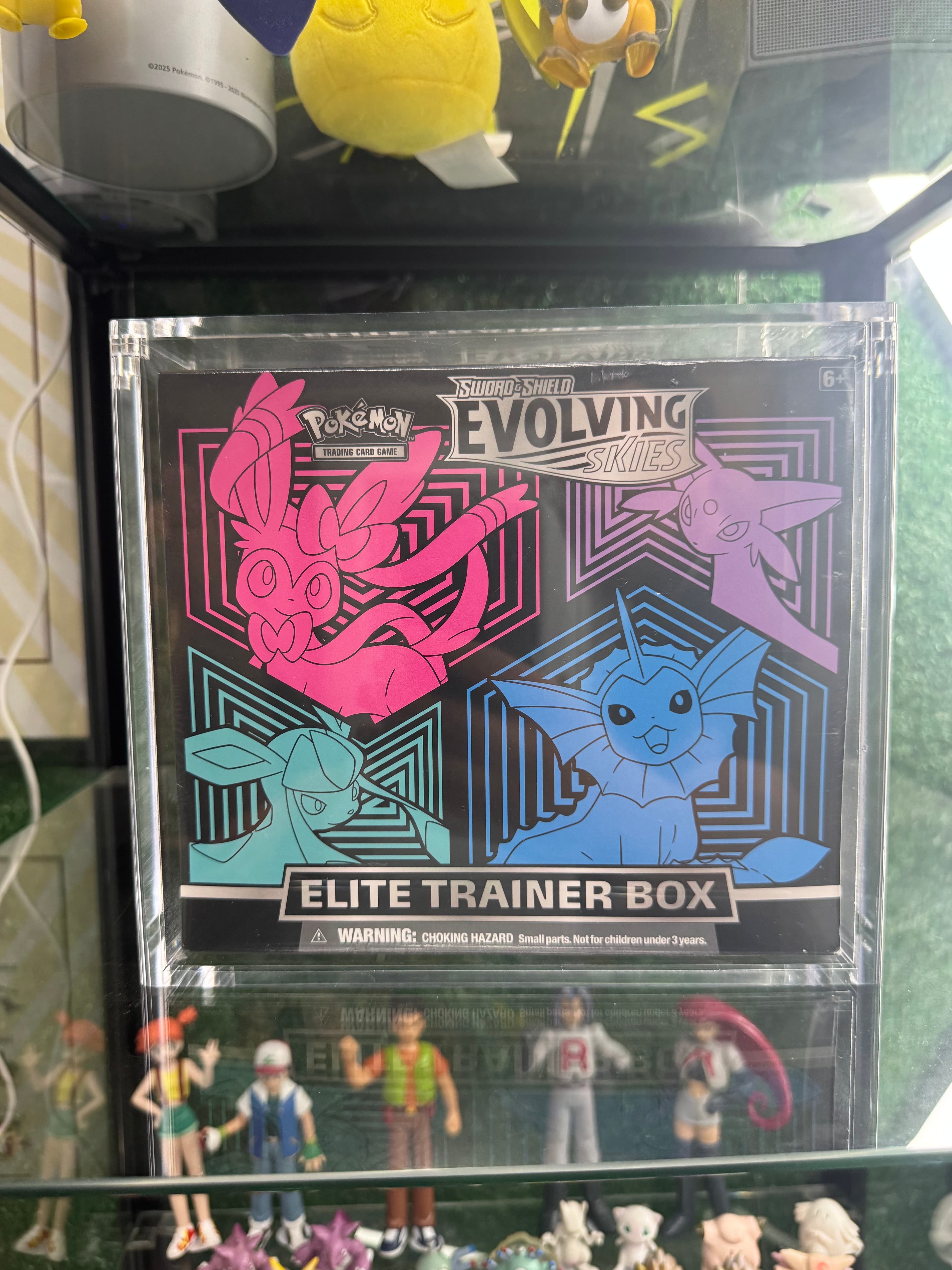 Evolving Skies Elite Trainer Box